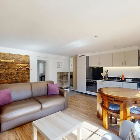 Flat In Mayoux - 4 Seasons In The Val D'anniviers *